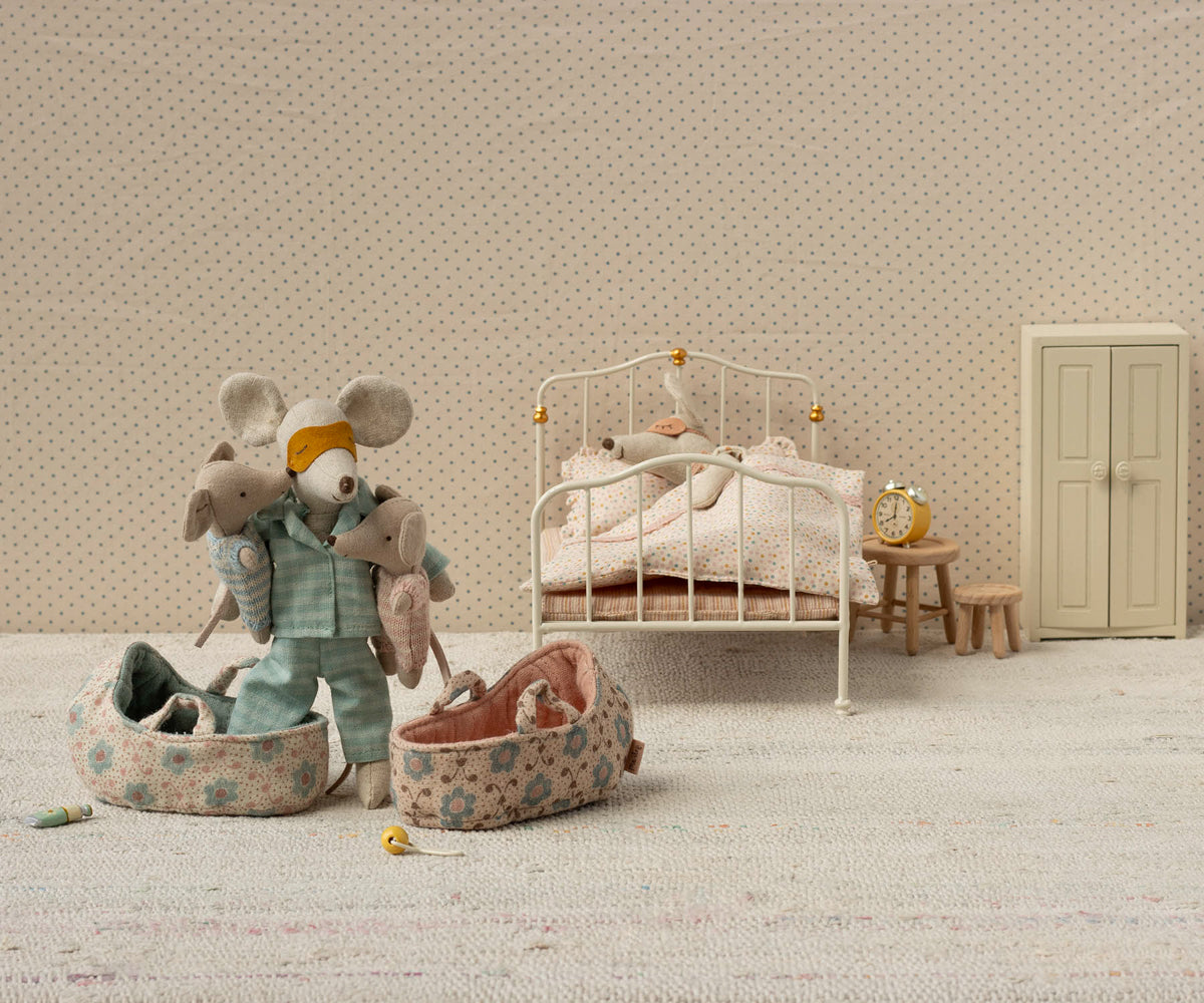 Babymaus in Tragetasche Blau von Maileg