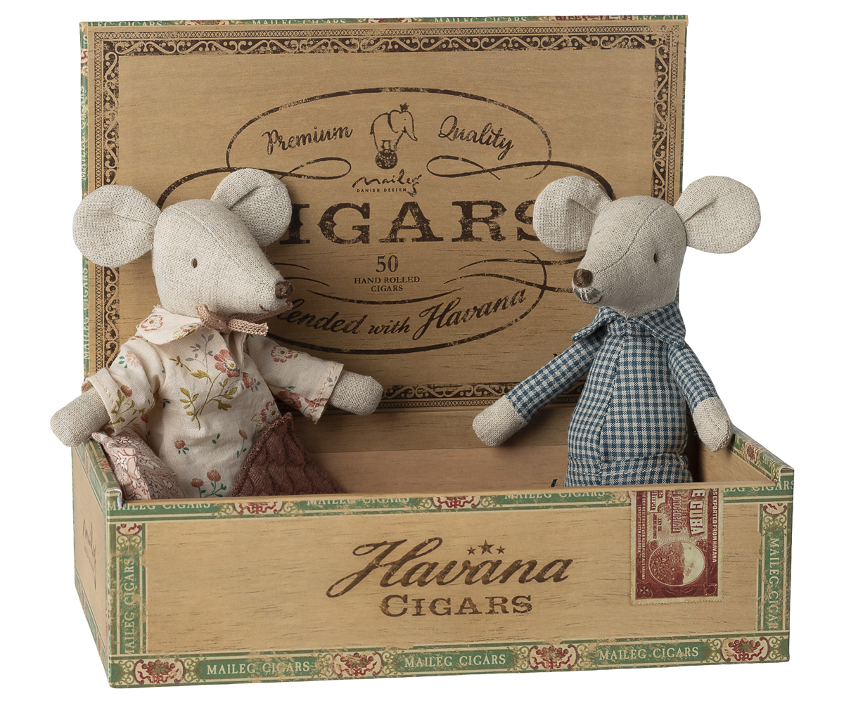 Oma & Opa Maus in Zigarrenschachtel von Maileg