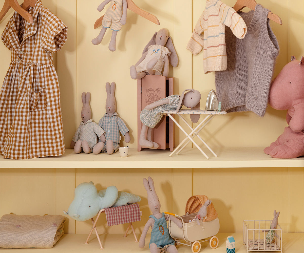 Miniatur-Bügeleisen und Bügelbrett von Maileg
